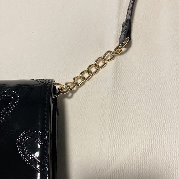 Betsey Johnson Shiny Black Shoulder Bag Heart Design - Picture 9 of 11